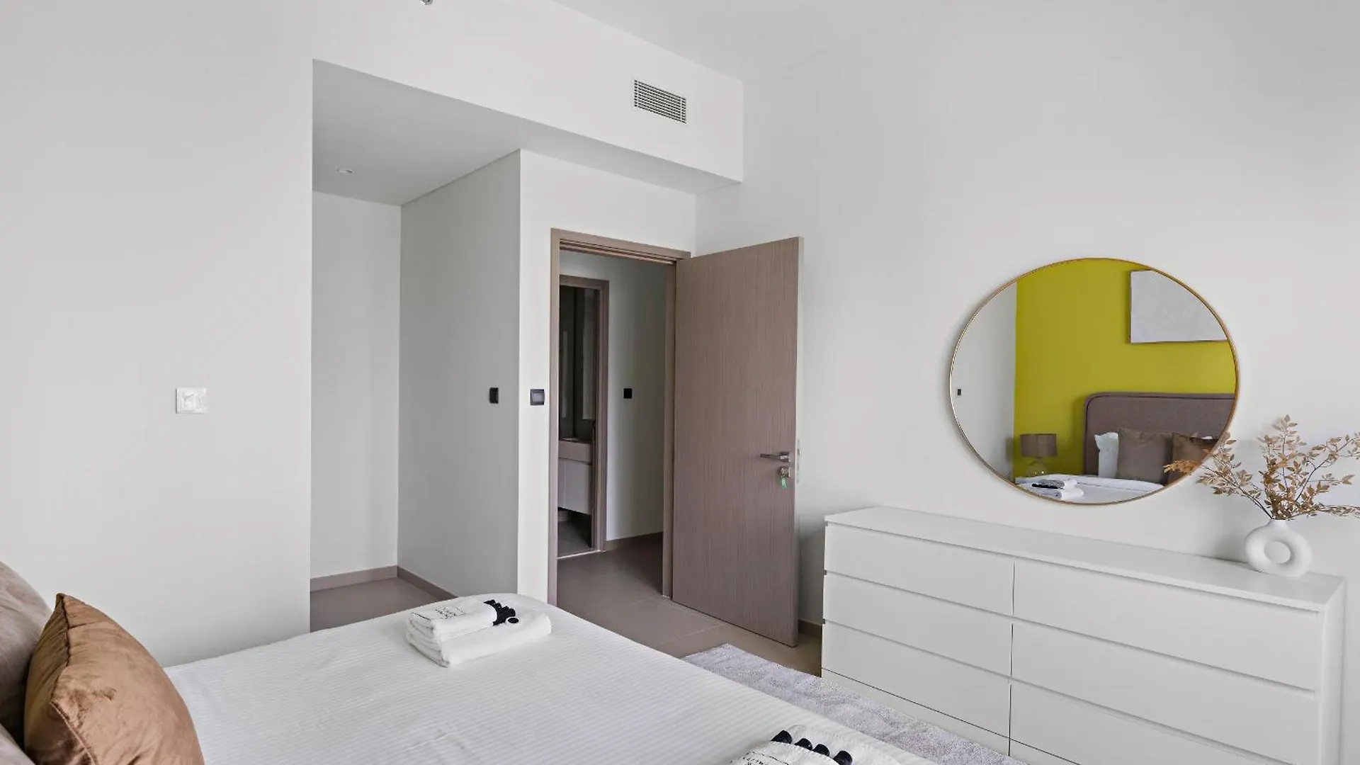 Modern 3Br Plus 1 Gr In Downtown With Burj Khalifa View Дубай ОАЭ