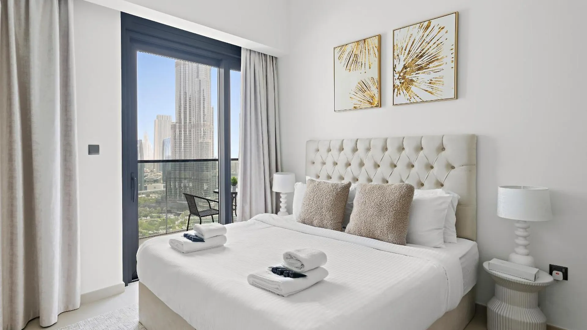 Modern 3Br Plus 1 Gr In Downtown With Burj Khalifa View Dubai Apartment